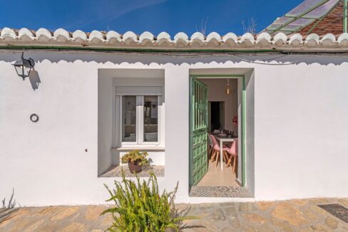 5028c1ff-05fb-4ce6-b5e2-7a354387b42b