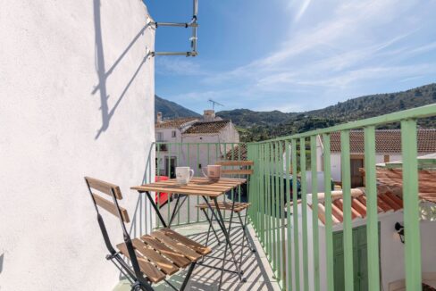 5de5ff45-73cc-4aba-82ec-3b4e0590ba47