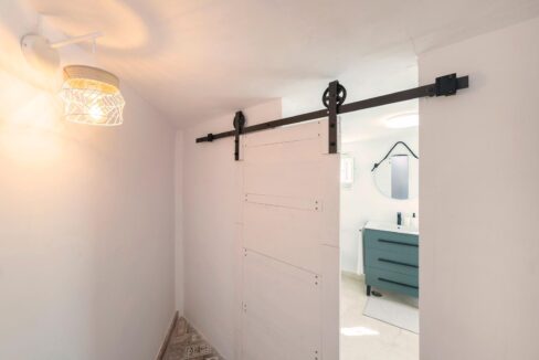 71cd8e4d-b076-4700-859d-e29afdcc004b