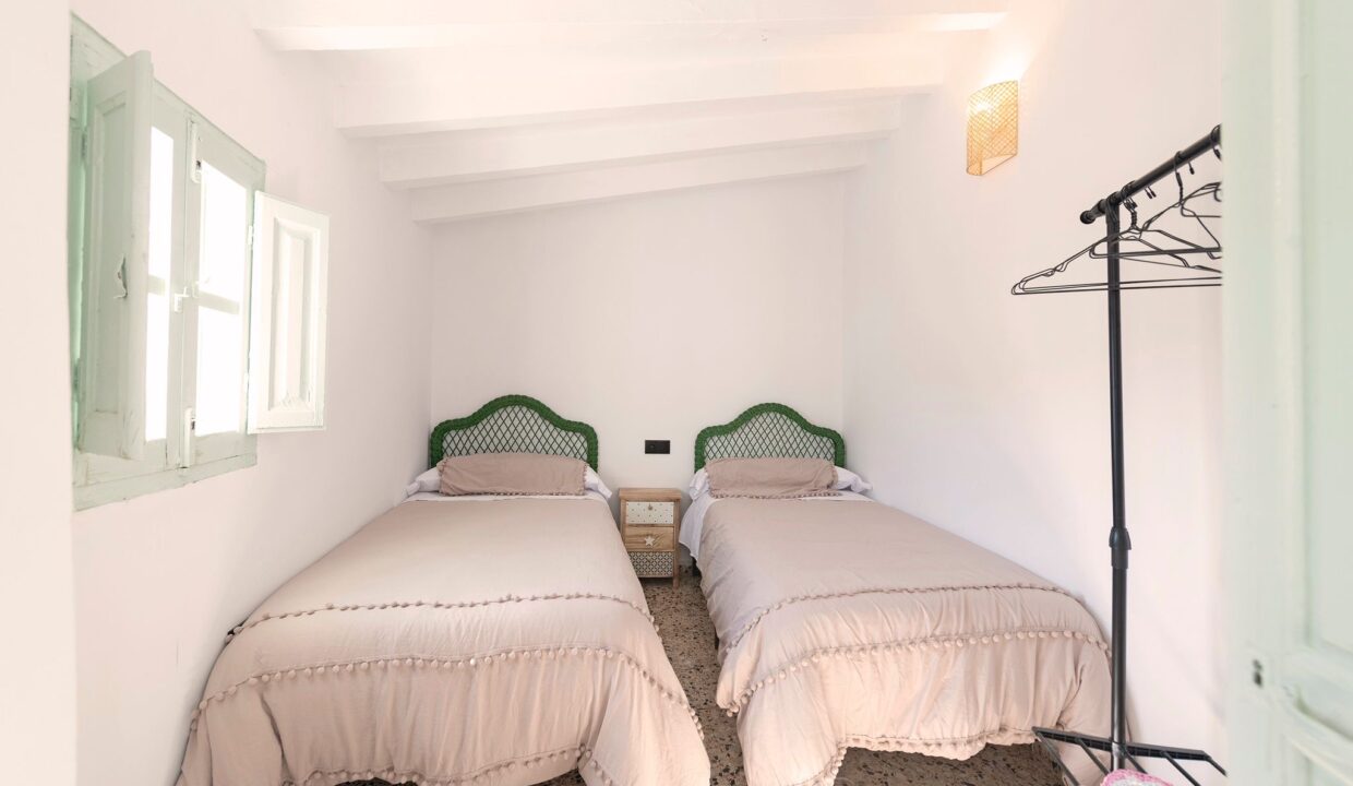 90fa6bb6-1c65-44df-9ffe-fabd6a9ad91f