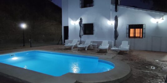 Beautiful country property available from 17th AUGUST 2025 !!! 