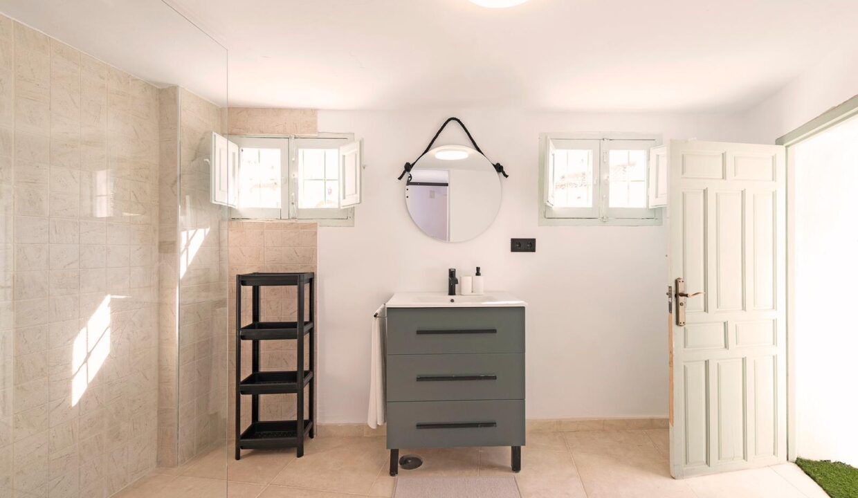 a6ed1f59-091d-46fb-b0cb-164284381c8a