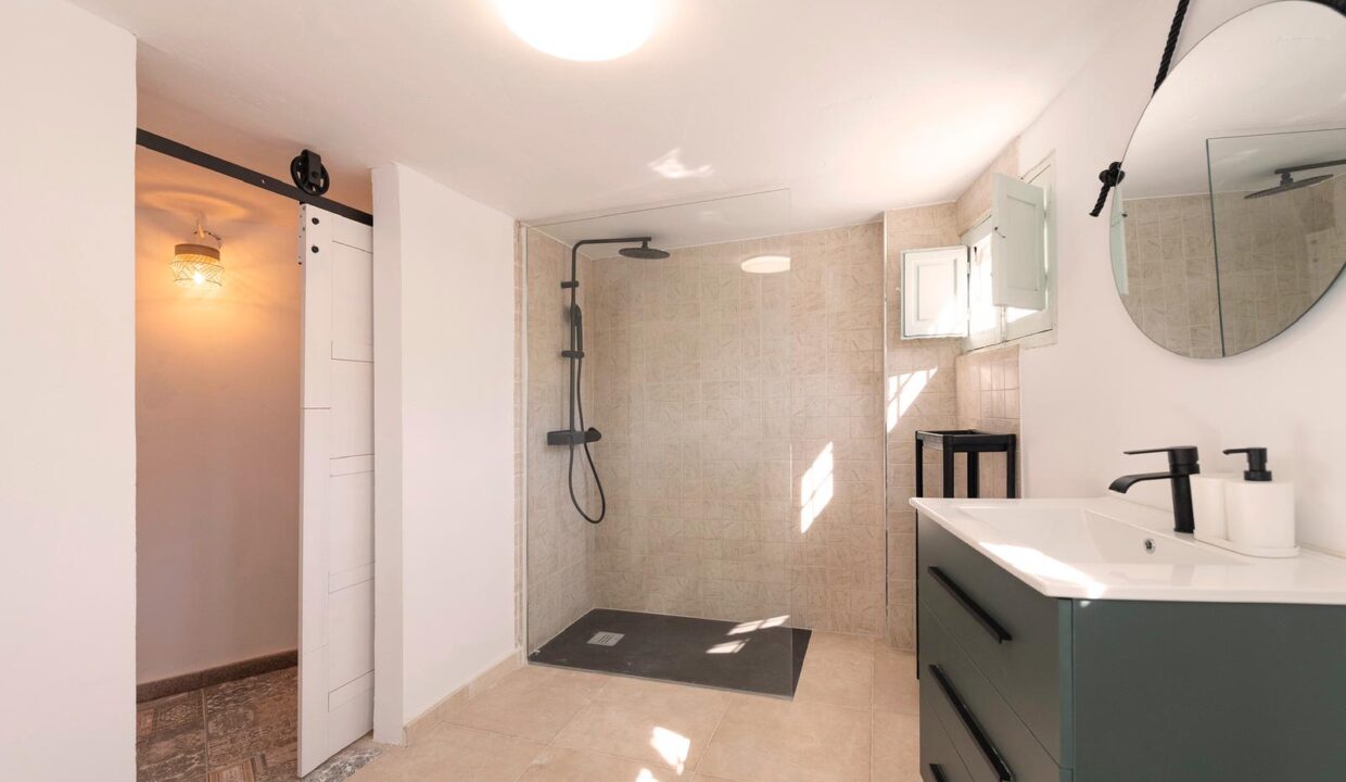 db463592-ef2a-42b1-9acb-e45cd3c438ba