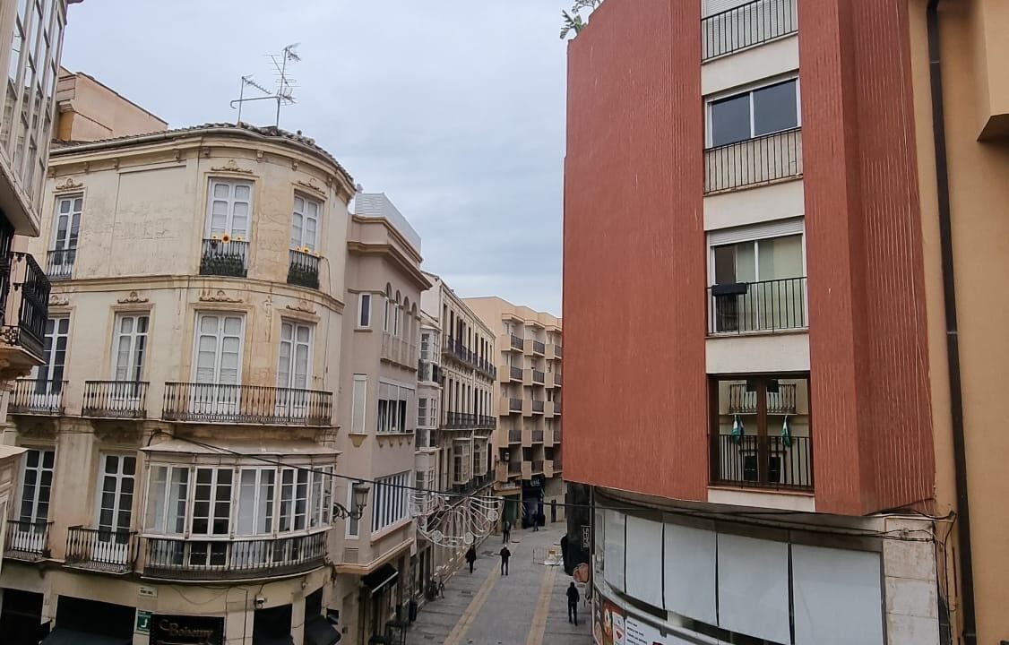 e25daf93-83f2-480f-92ba-f4c52311226e